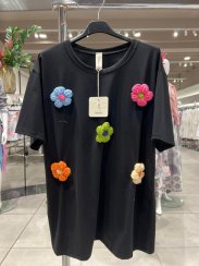 Dámske tričko z hačkovanými kvetmi - čierne