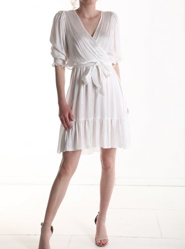 Dámske krátke saténové šaty - biela - Veľkosť: Univerzálna